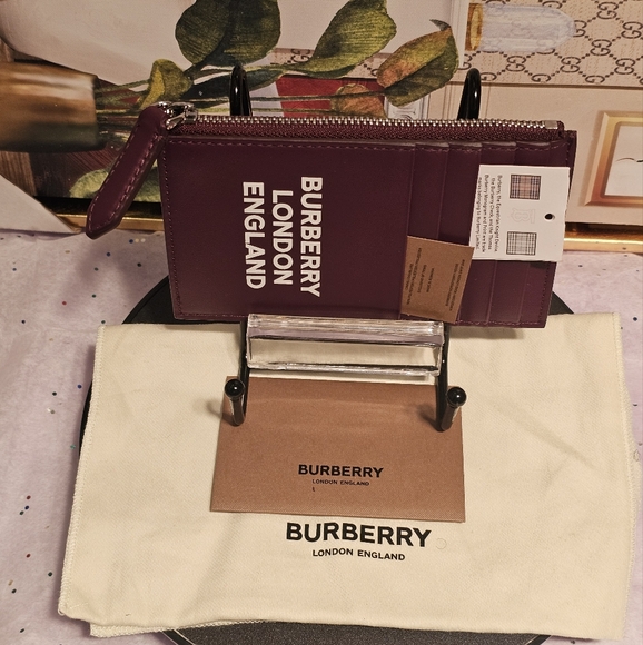 BURBERRY LONDON ENGLAND ALWYN LEATHER POUCH/CARD HOLDER - Picture 2 of 13